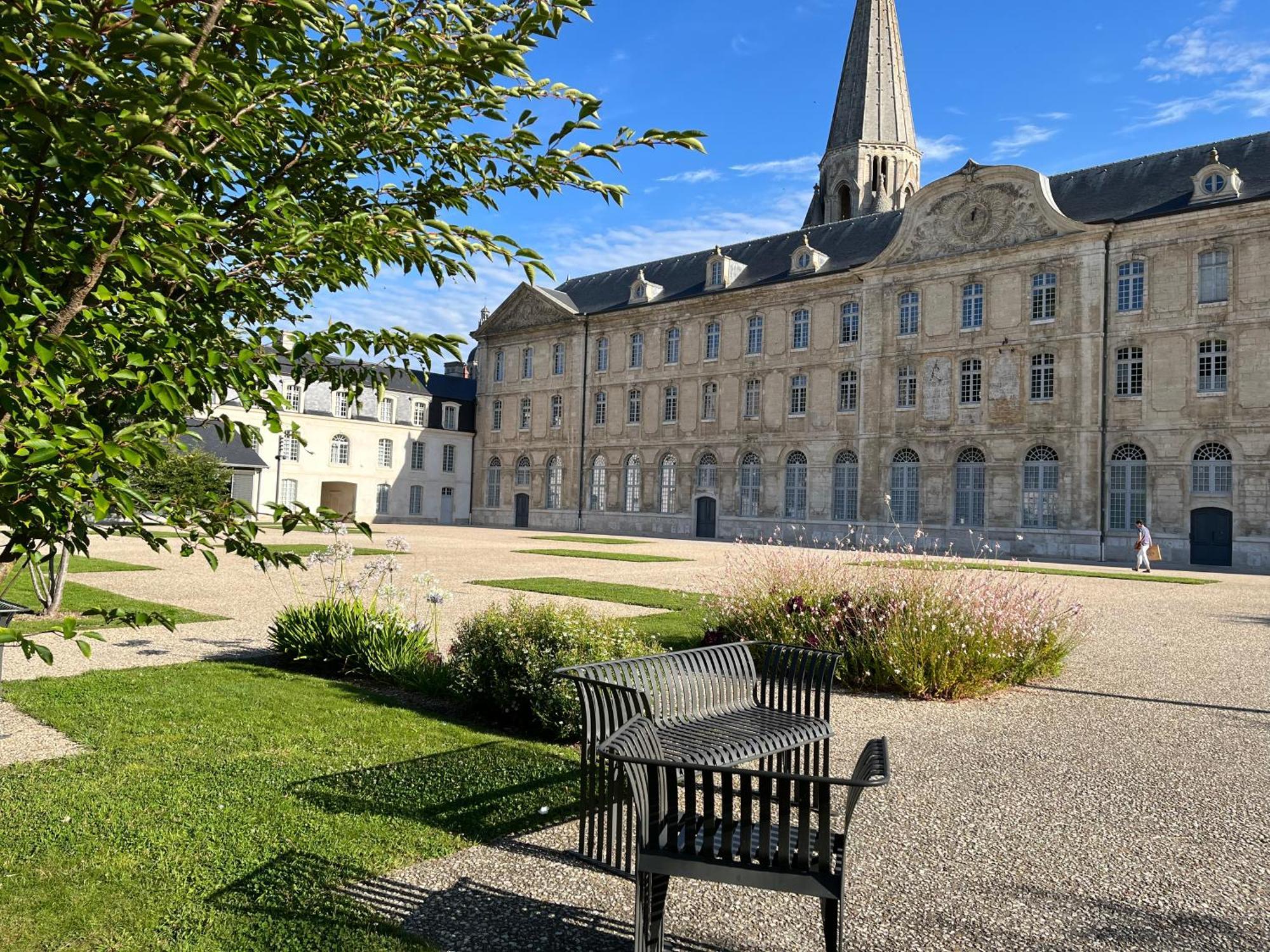 Appartements En Hyper Centre De Vendome Exterior photo